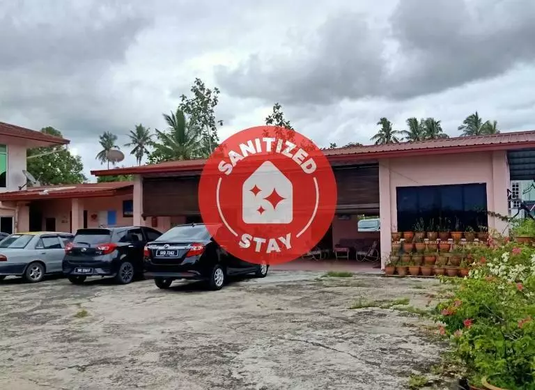 ホテル Oyo 90352 Muan S Homestay