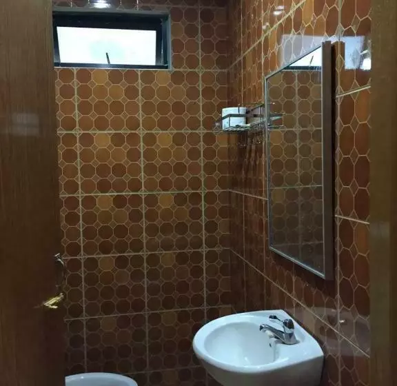 ホテル Oyo 90352 Muan S Homestay