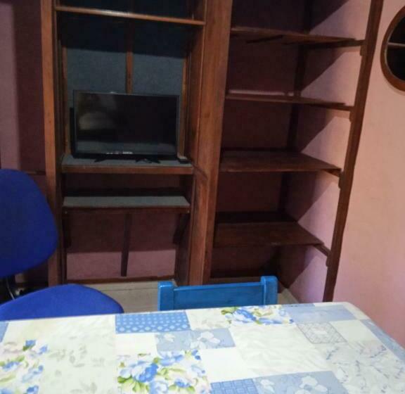 بنسيون Hostal El Puesto