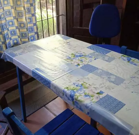 پانسیون Hostal El Puesto
