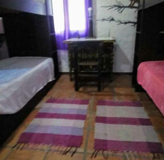 بنسيون Hostal El Puesto