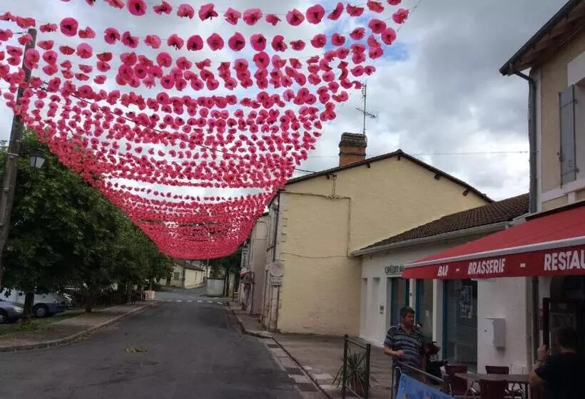 Logis Hotel Du Champ De Foire