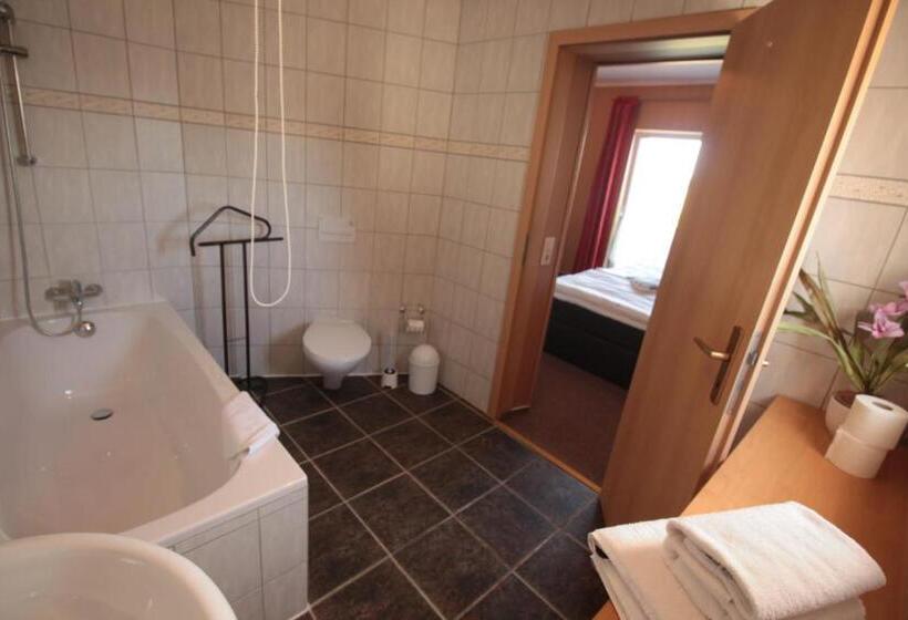 Lindenhof Liepgarten   Pension & Gaststätte