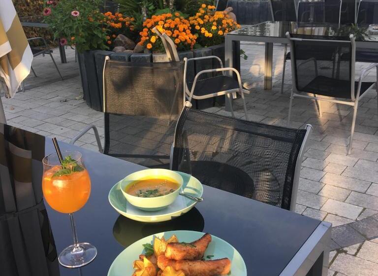 Lindenhof Liepgarten   Pension & Gaststätte