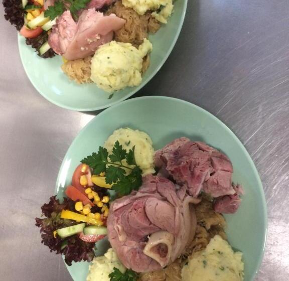 Lindenhof Liepgarten   Pension & Gaststätte