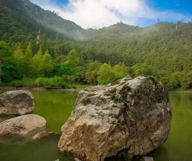 هتل Mingchih Resort