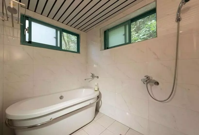 هتل Mingchih Resort