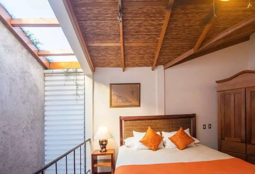 Estrada Hotel & Bistro