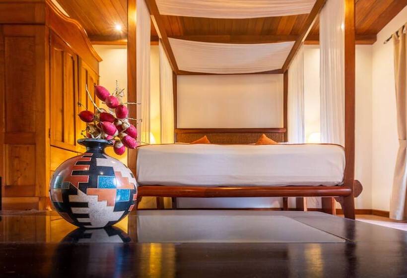 Estrada Hotel & Bistro