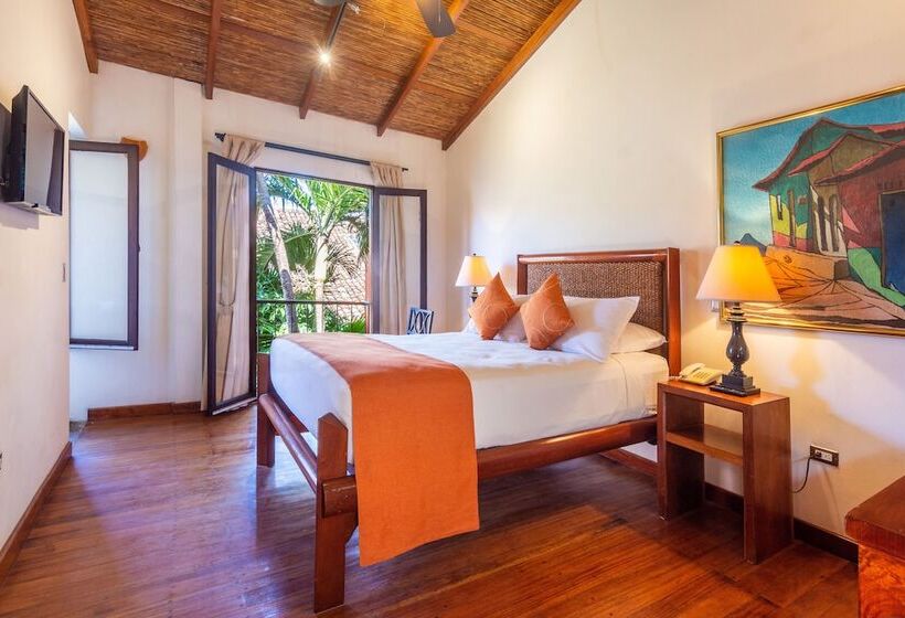 Estrada Hotel & Bistro