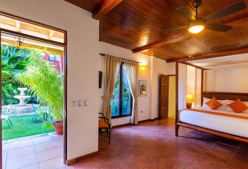 Estrada Hotel & Bistro