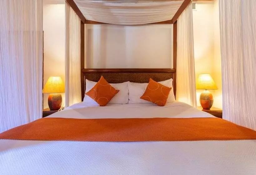 Estrada Hotel & Bistro