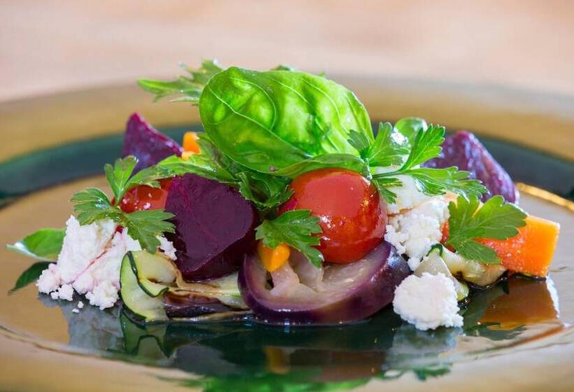 Hapuku Lodge & Tree Houses