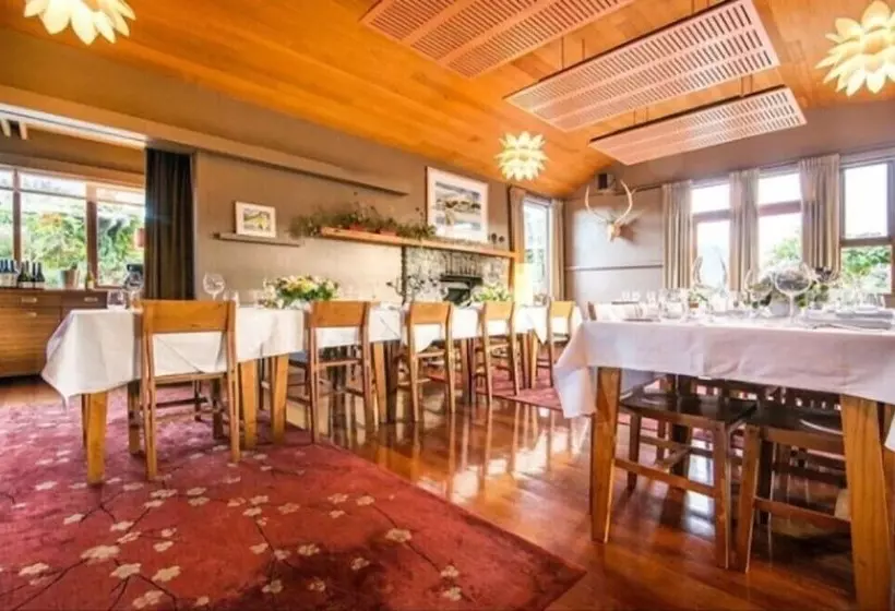 Hapuku Lodge & Tree Houses