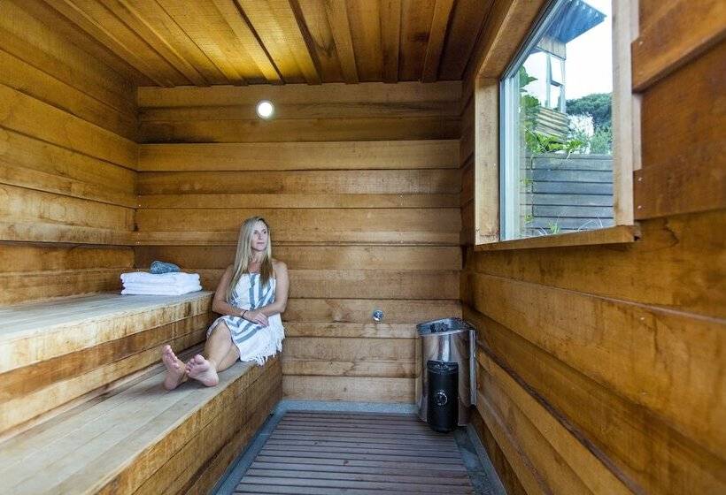 Hapuku Lodge & Tree Houses