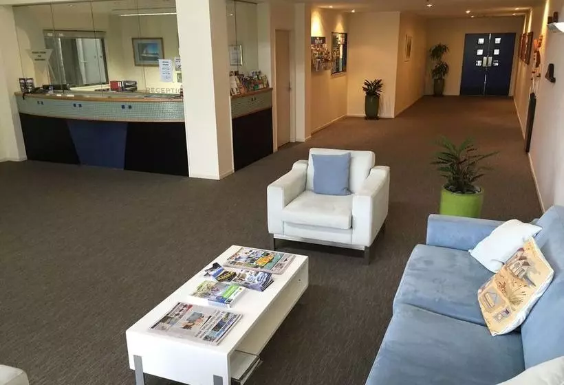 酒店 Beachpoint Apartments