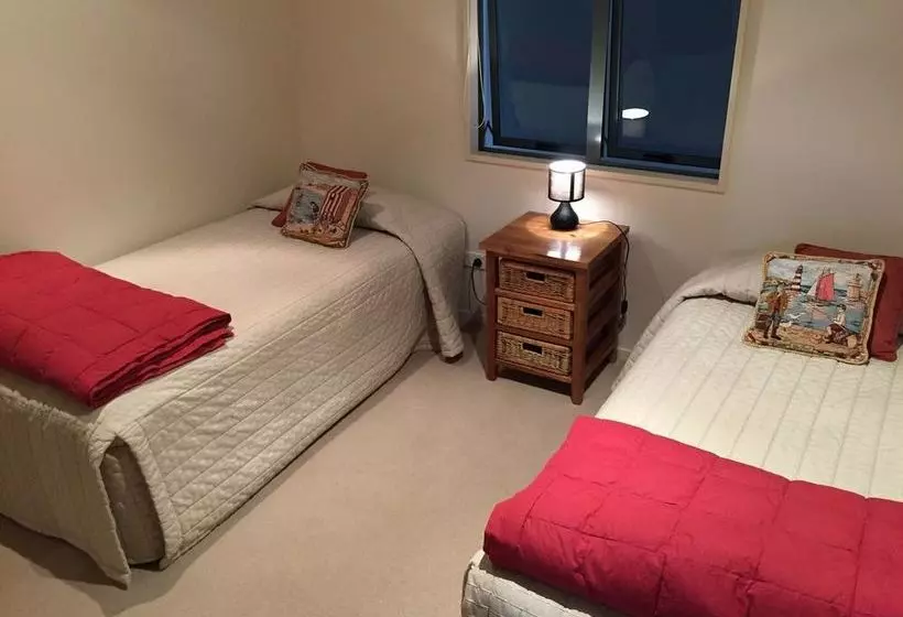 酒店 Beachpoint Apartments