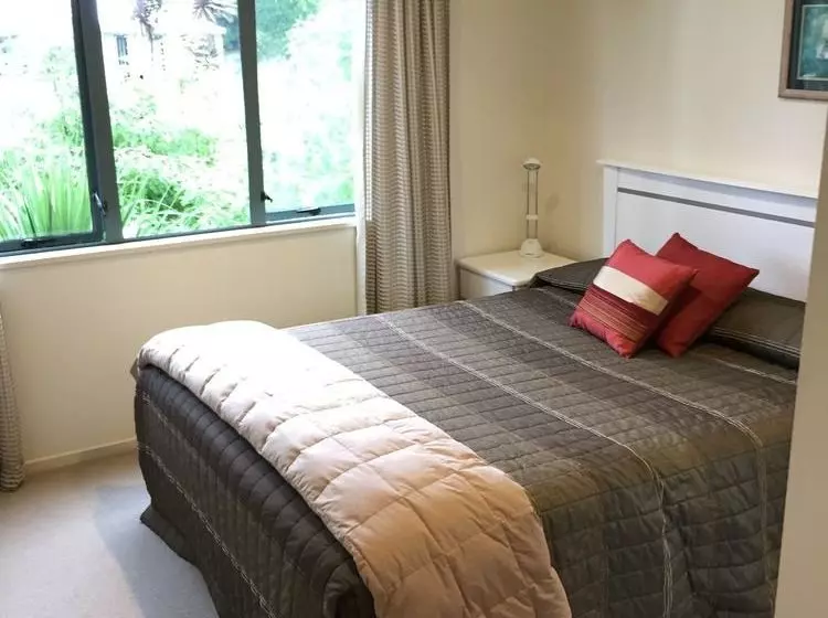 酒店 Beachpoint Apartments