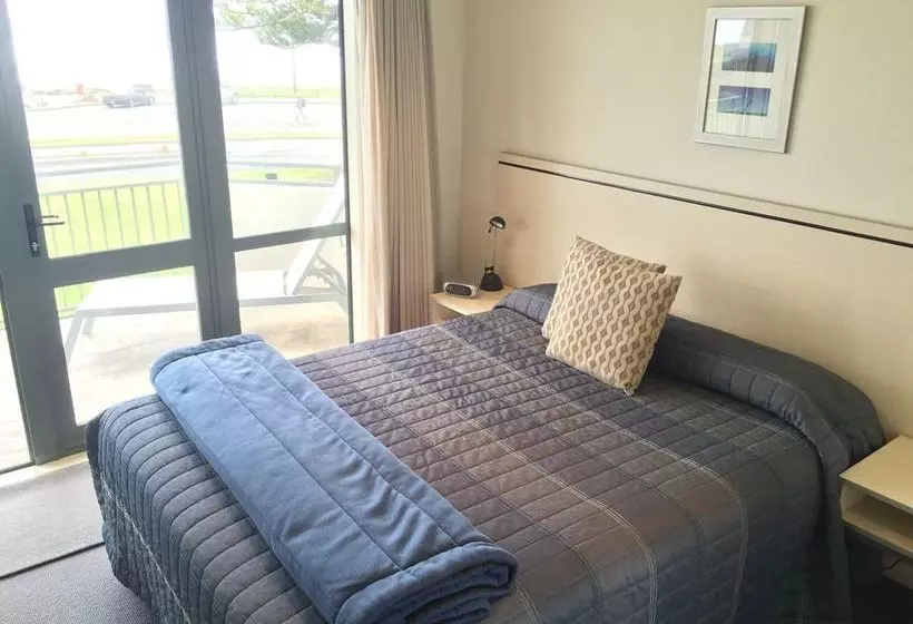 酒店 Beachpoint Apartments