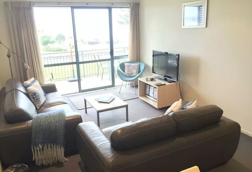 酒店 Beachpoint Apartments