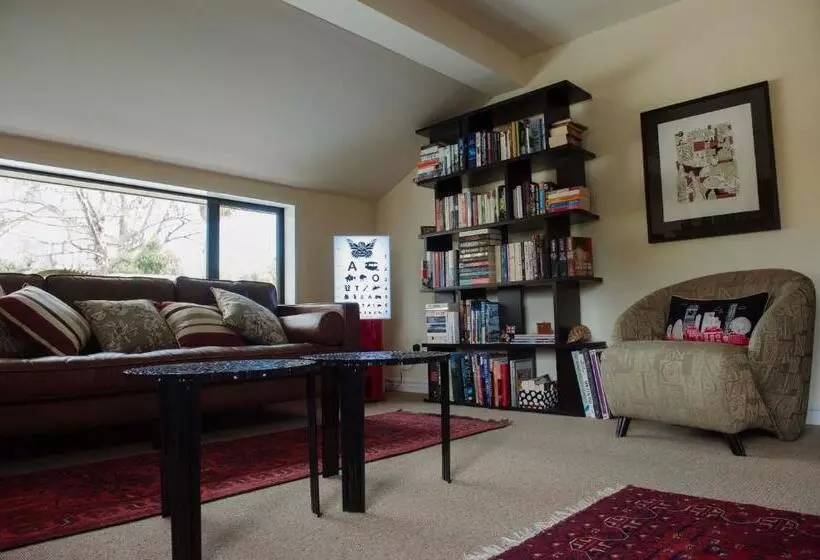 호텔 Lake Tekapo Lodge