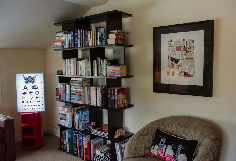 בית מלון כפרי Lake Tekapo Lodge