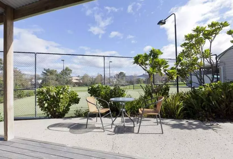 בית מלון כפרי Pauanui Pines Motor Lodge