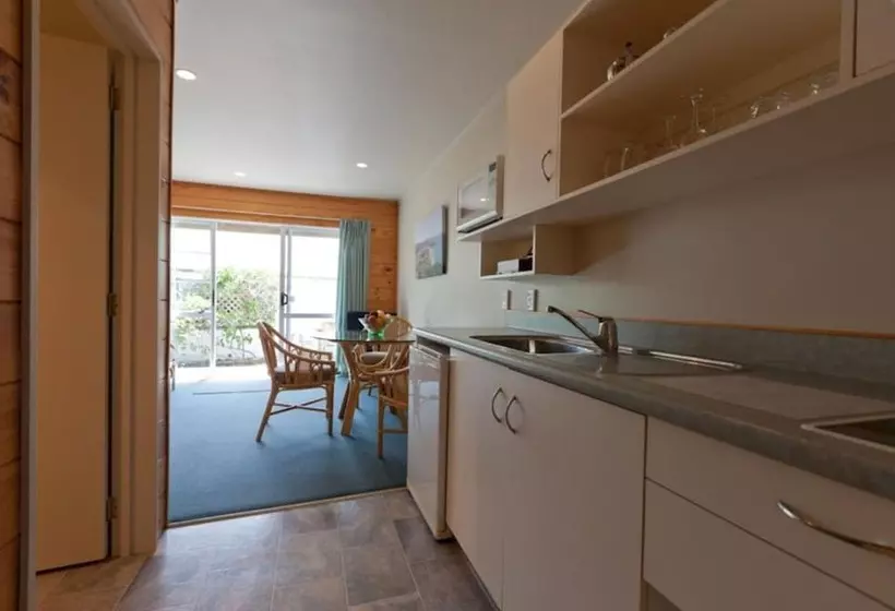 בית מלון כפרי Pauanui Pines Motor Lodge