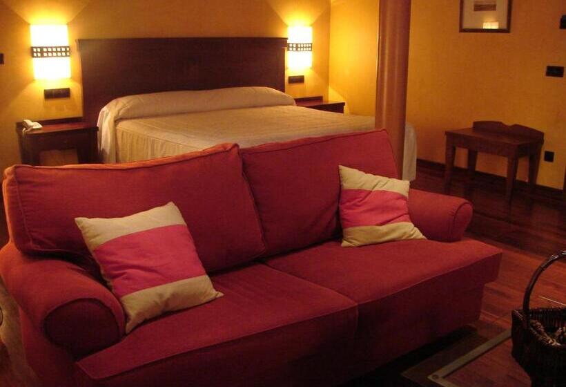 فندق ريفى Posada Los Templarios