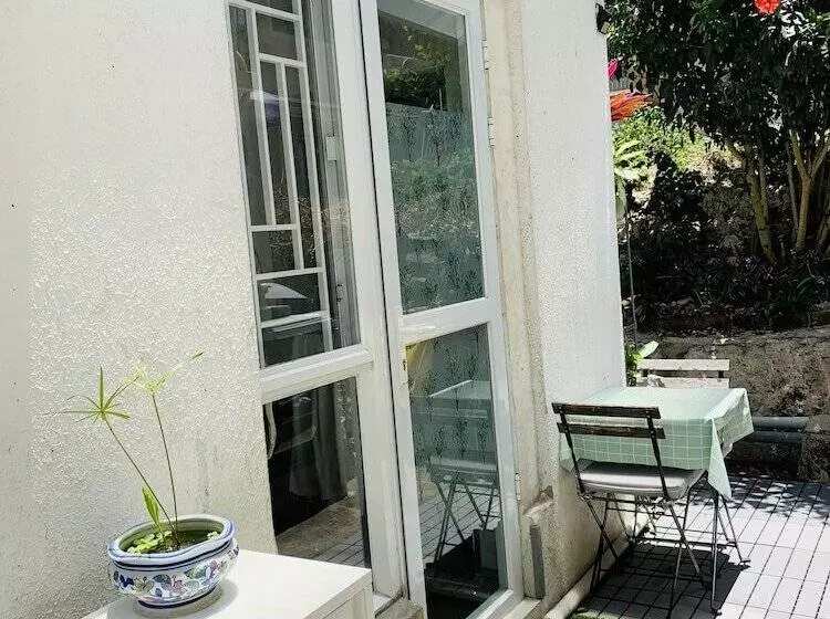 هتل City Oasis Guesthouse