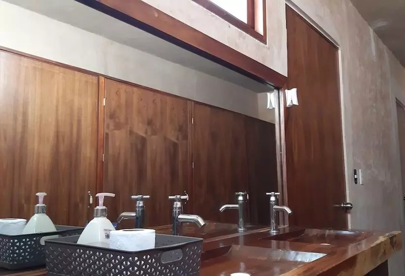 هتل Hostal Casa Chauac Ha