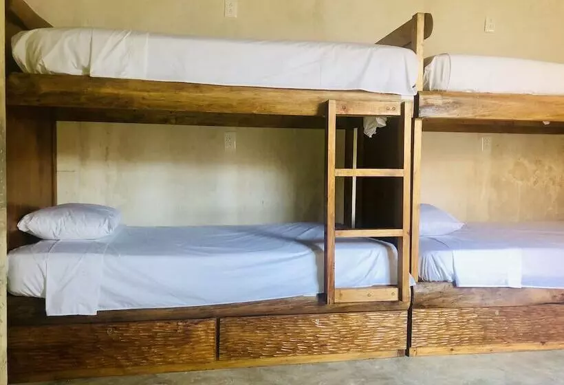 هتل Hostal Casa Chauac Ha