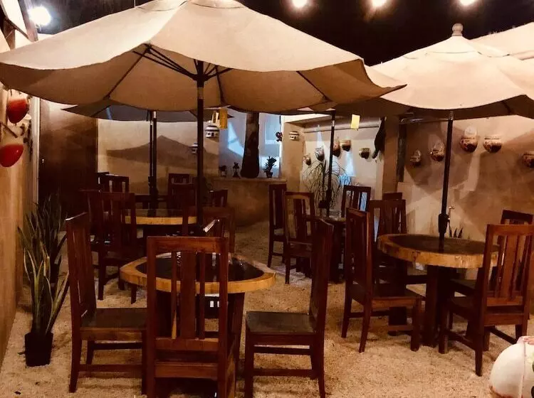 هتل Hostal Casa Chauac Ha