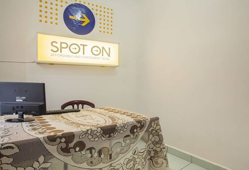 Общежитие Spot On 2824 Hotel Permata
