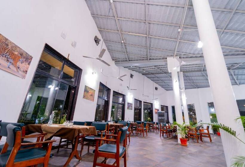 Hotel Chimur Tiger Resort At Tadoba