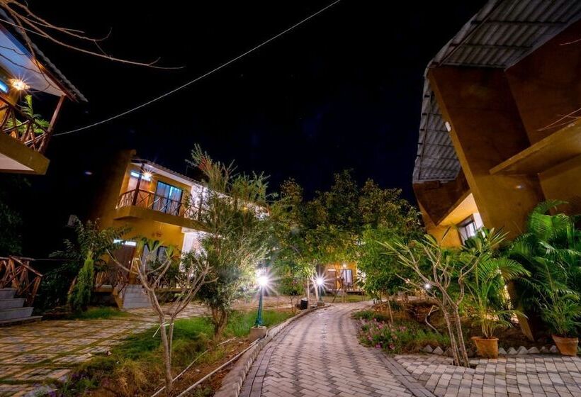 Hotel Chimur Tiger Resort At Tadoba