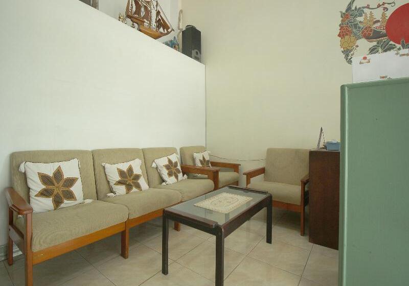 Отель Kartini Residence By Oyo Rooms