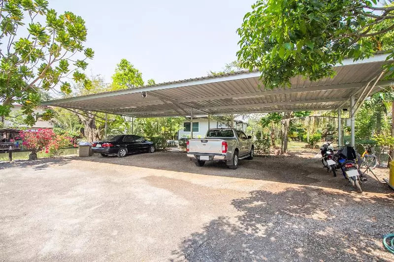 هتل Oyo 696 Reuntonnam Amphawa