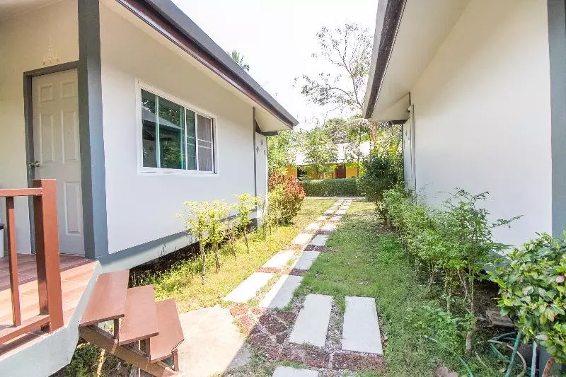 هتل Oyo 696 Reuntonnam Amphawa