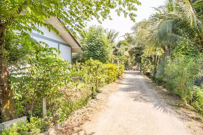 هتل Oyo 696 Reuntonnam Amphawa