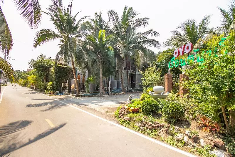 هتل Oyo 696 Reuntonnam Amphawa