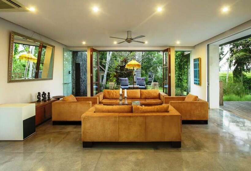 בית מלון כפרי Villa Alam Taru