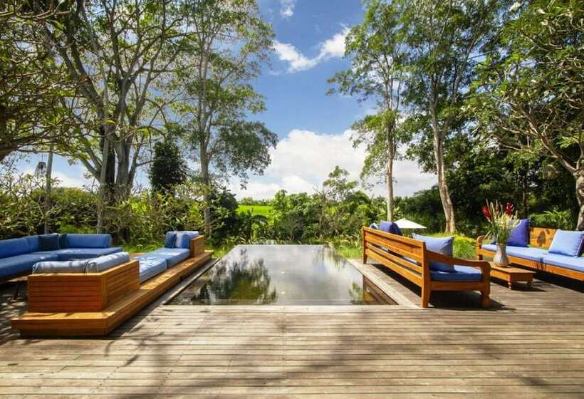 בית מלון כפרי Villa Alam Taru