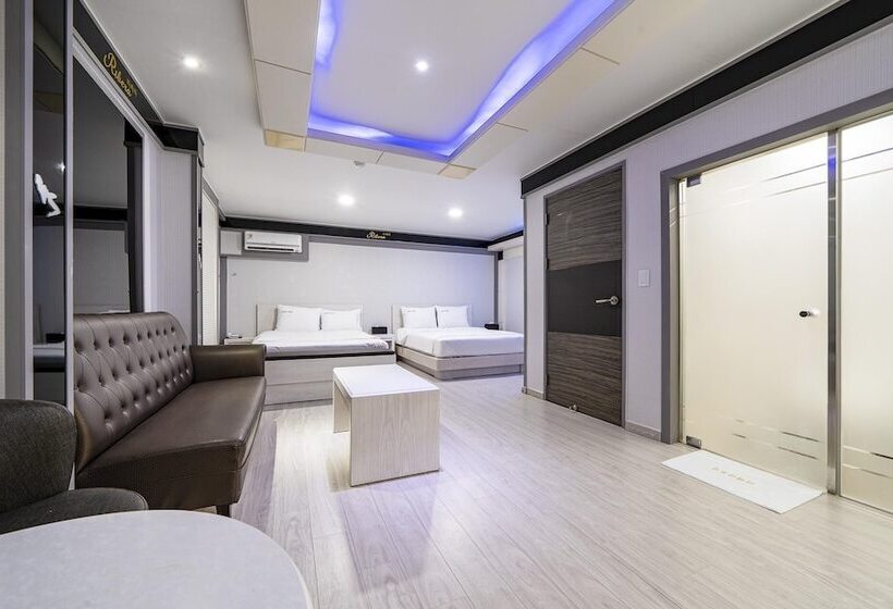 مُتل Wonju Rivera