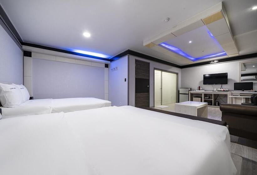 مُتل Wonju Rivera