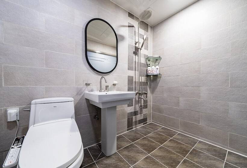 مُتل Wonju Rivera