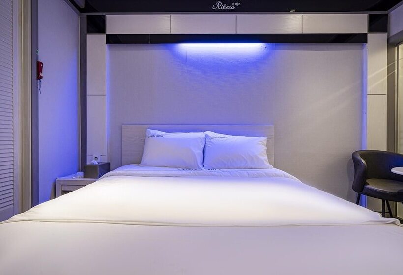 مُتل Wonju Rivera