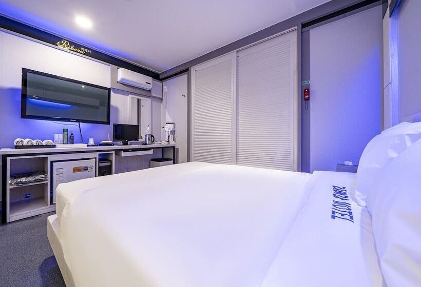 مُتل Wonju Rivera