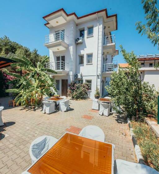 Onoda Hotel & Suites