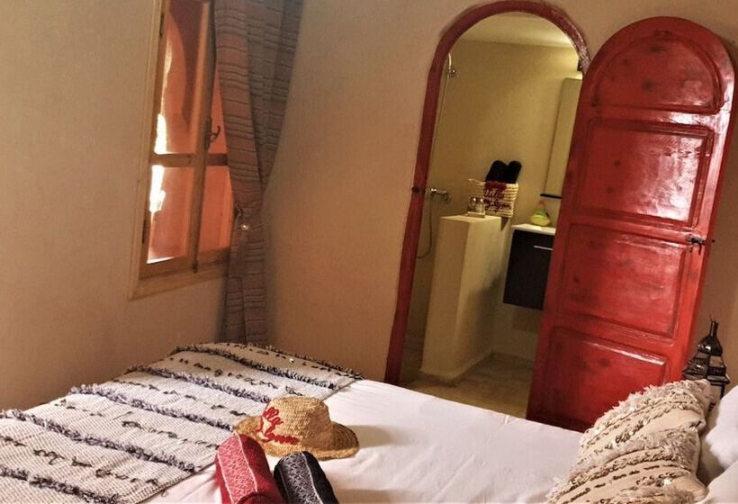 Pension (Hôtel basse catégorie) Jenny Lynn